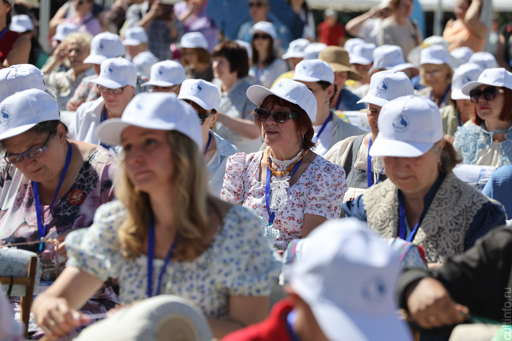 Кружевная акция «Память поколений» объединила в Вологде более 350 мастериц 