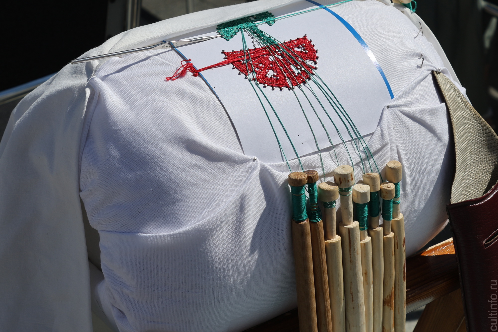 Кружевная акция «Память поколений» объединила в Вологде более 350 мастериц 