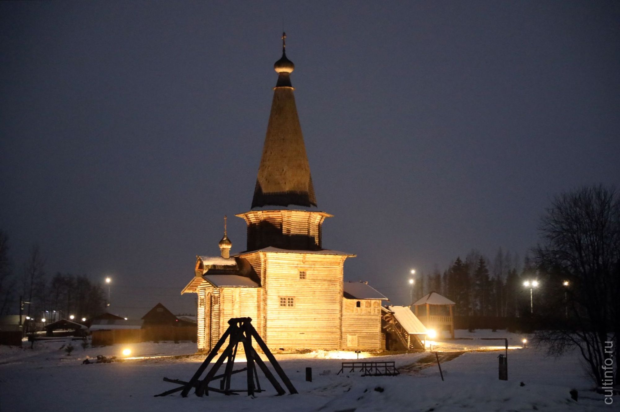 Георгиевская церковь с подсветкой 