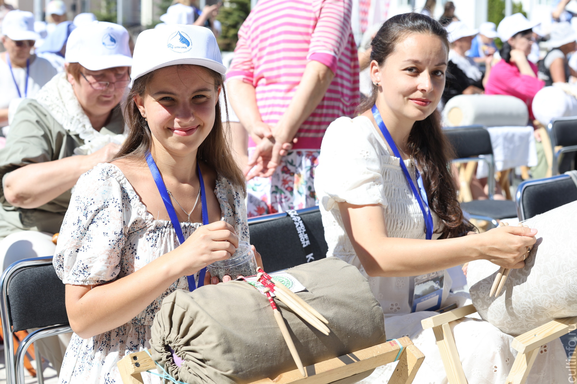 Кружевная акция «Память поколений» объединила в Вологде более 350 мастериц 