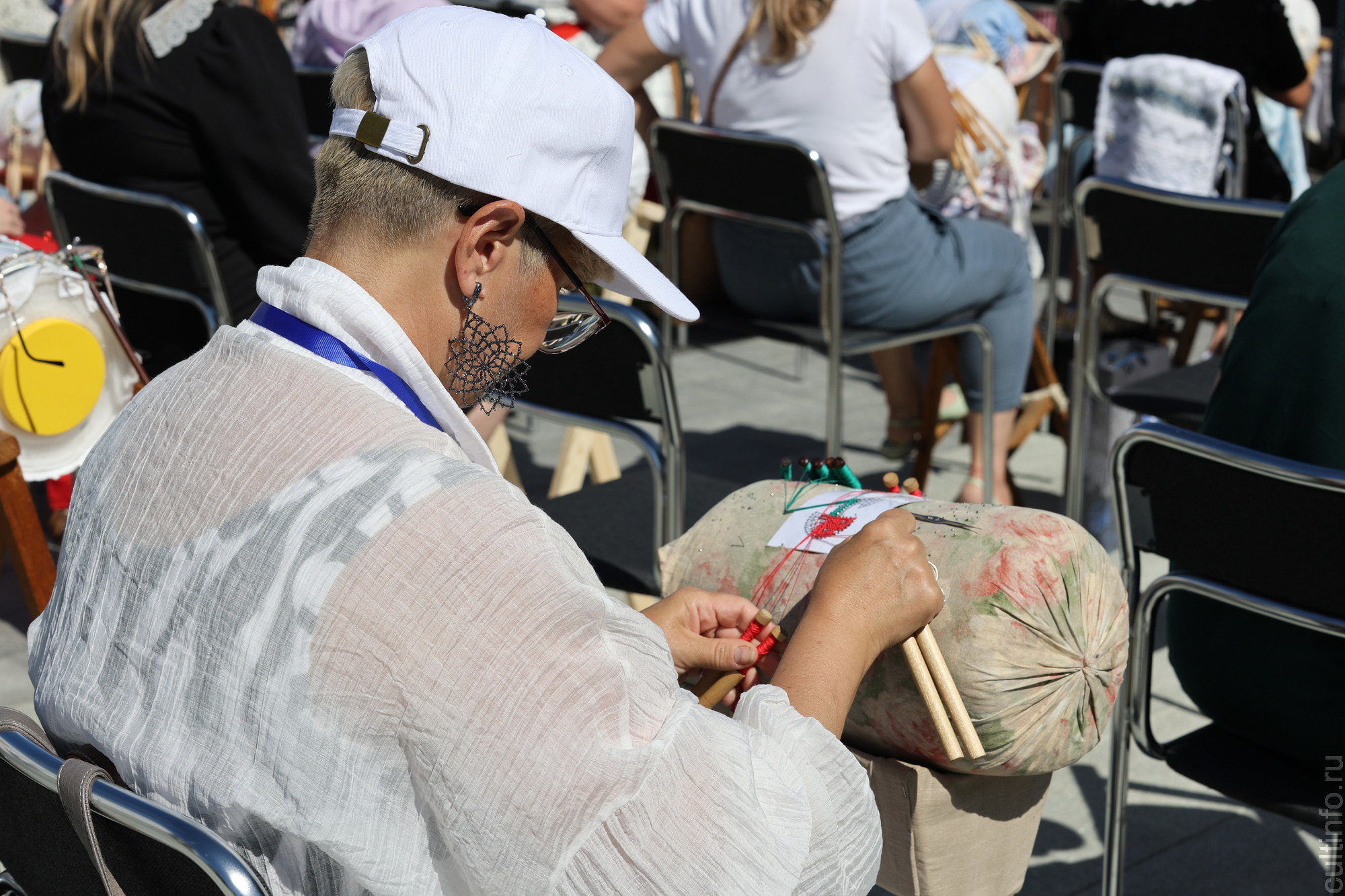 Кружевная акция «Память поколений» объединила в Вологде более 350 мастериц 