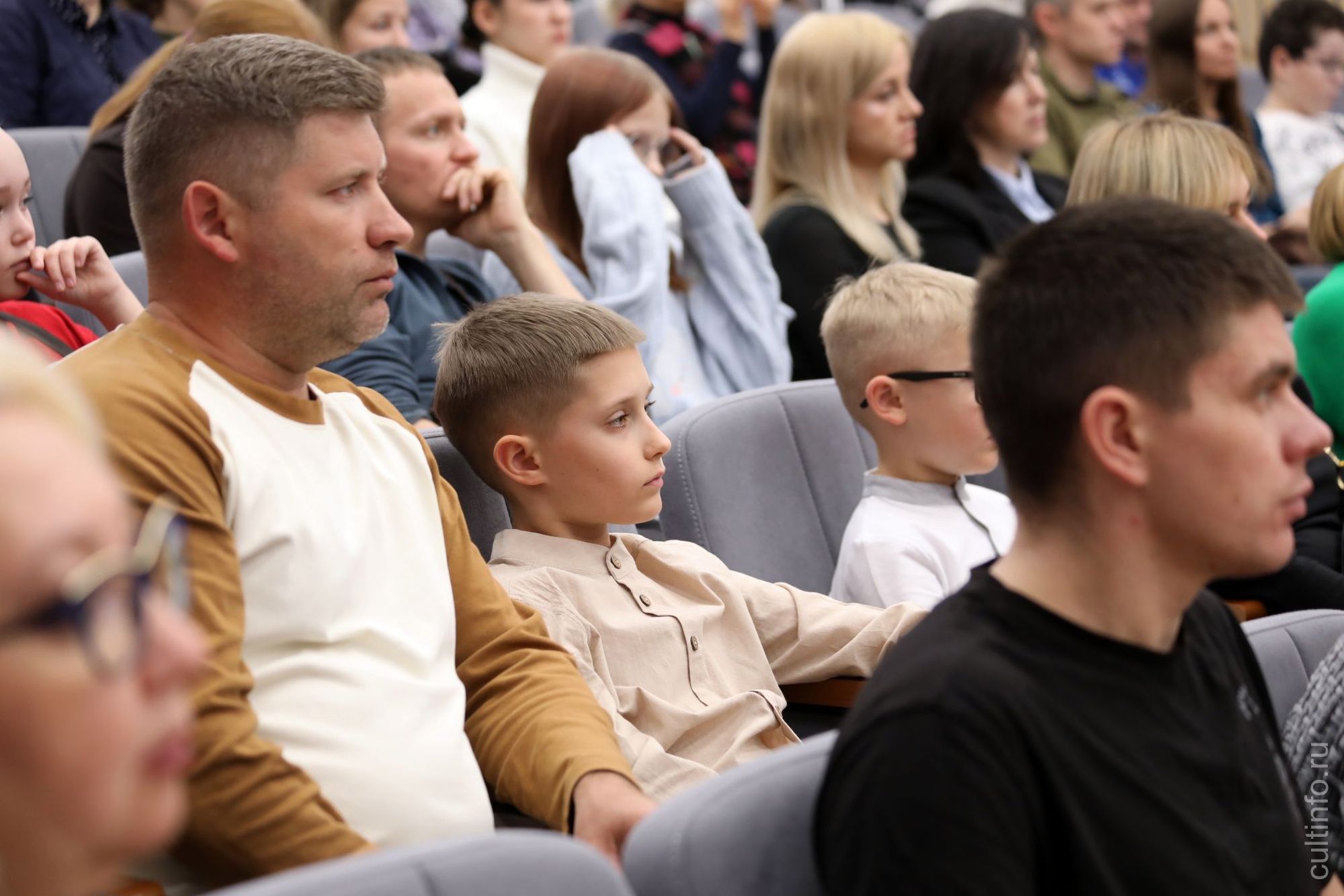 В региональном Центре патриотического воспитания состоялось открытие киноклуба «Золотой Витязь»