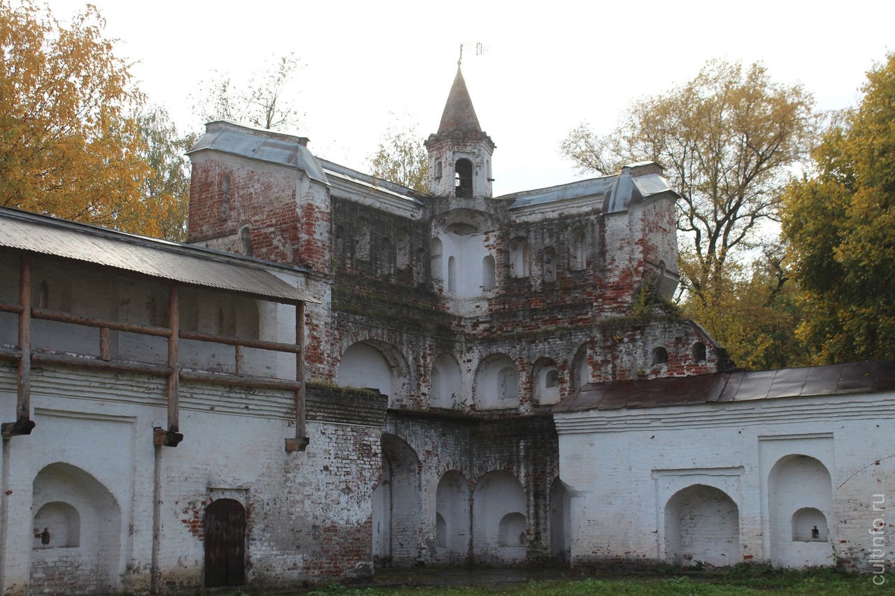 Пятницкая башня до реставрации