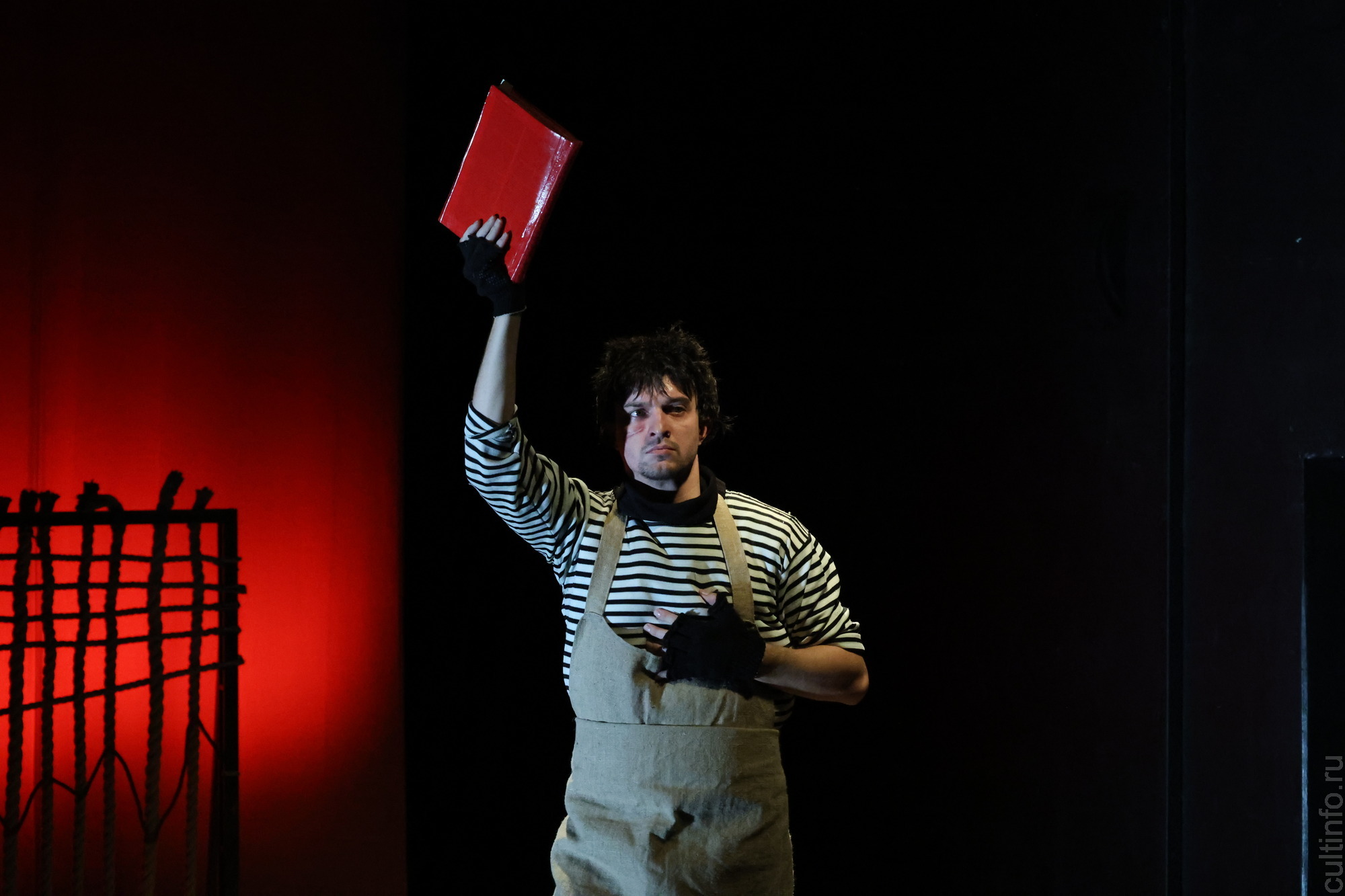 Старуха Изергиль» стала третьей премьерой сезона в Вологодском драматическом театре 