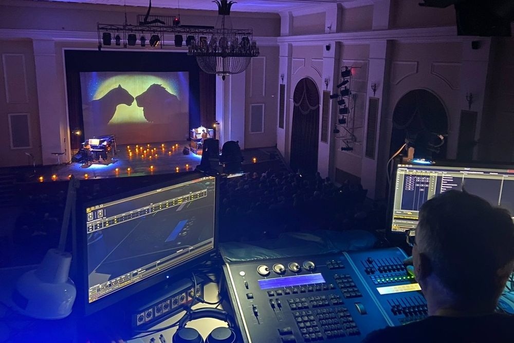 Музыку из любимых фильмов сыграют на органе и рояле в концертном зале «Русский дом». Фото Вологодской филармонии