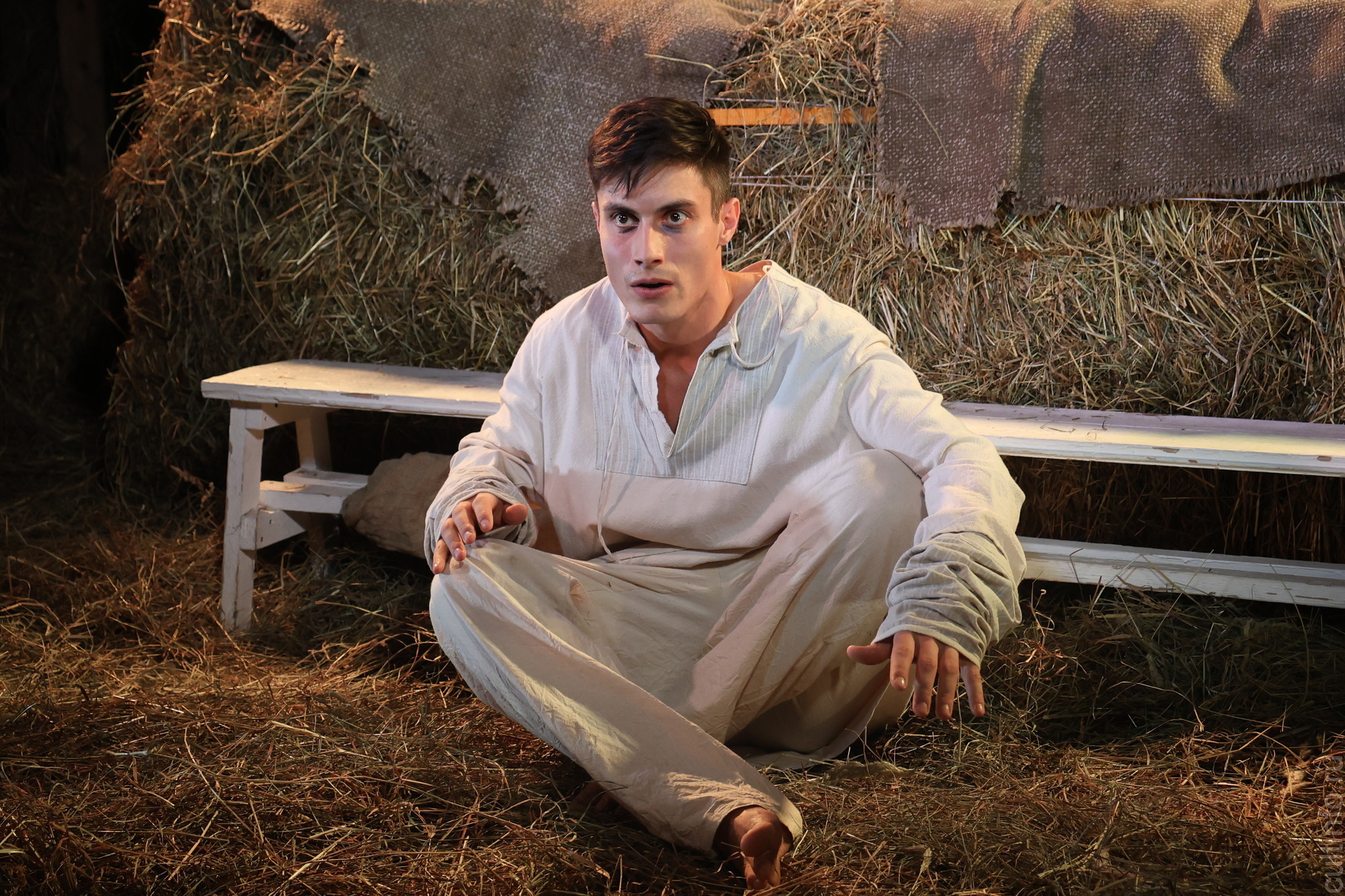 Хоррор по вологодскому фольклору: Мастерская «Звучать» представила новый спектакль «Сказочки»