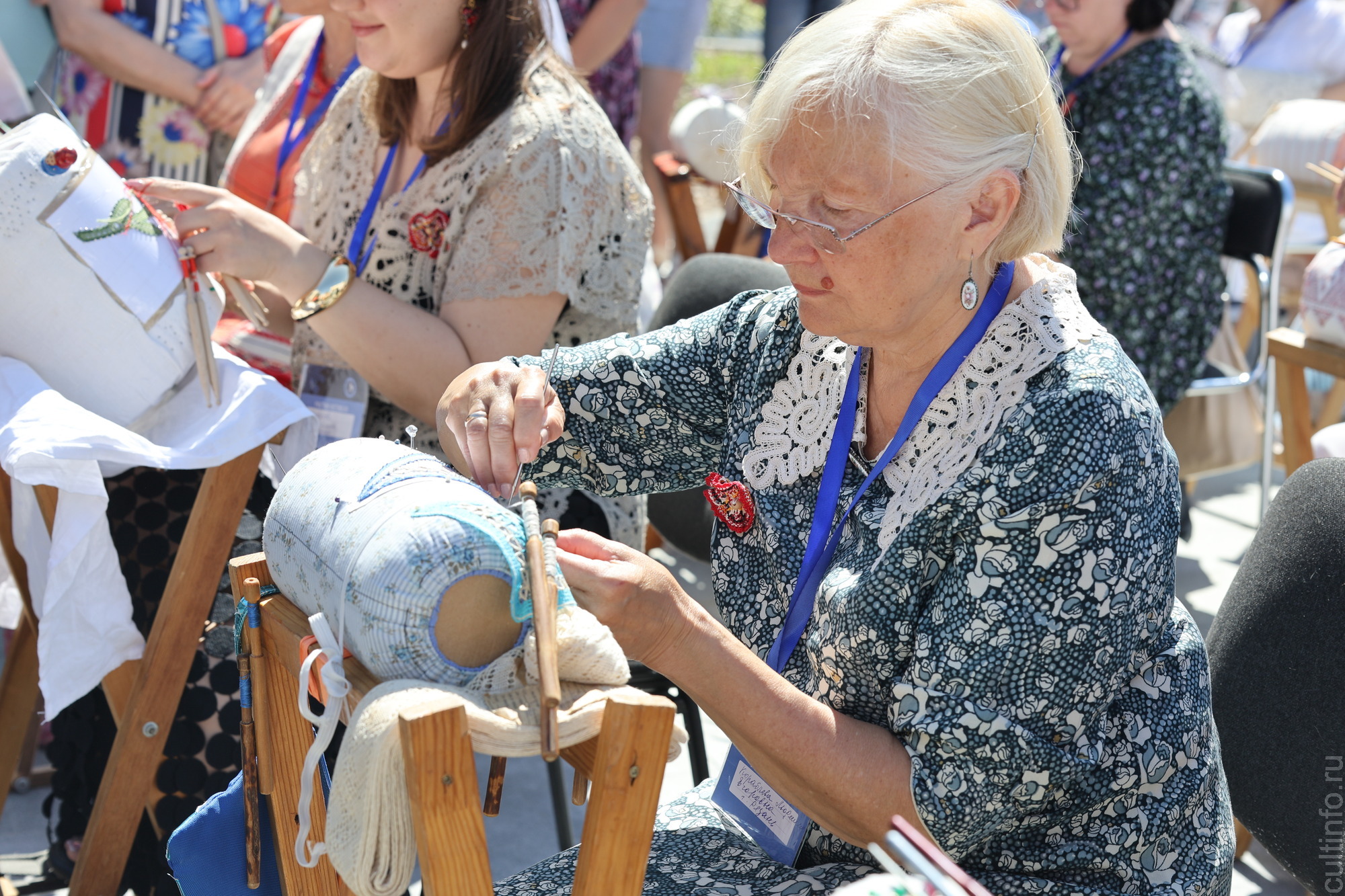 Кружевная акция «Память поколений» объединила в Вологде более 350 мастериц 