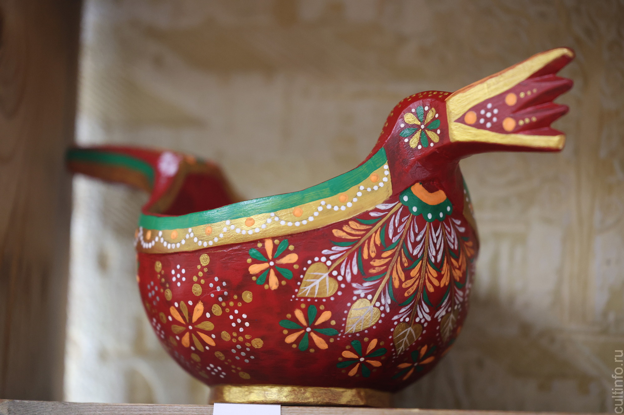 В центре «Резной палисад» представлены лучшие работы юных мастеров – участников традиционного конкурса «Козуля»