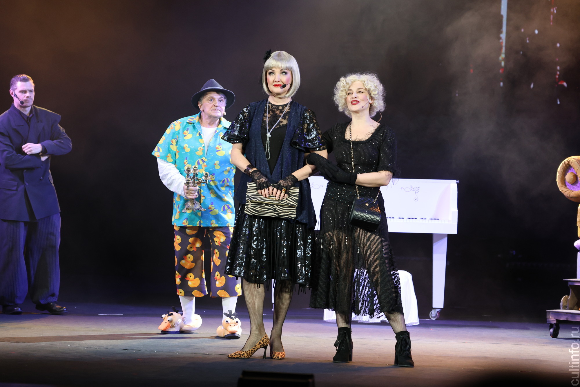 Гангстерскую комедию «Бруклинская сказка» представили на сцене Вологодского драматического театра