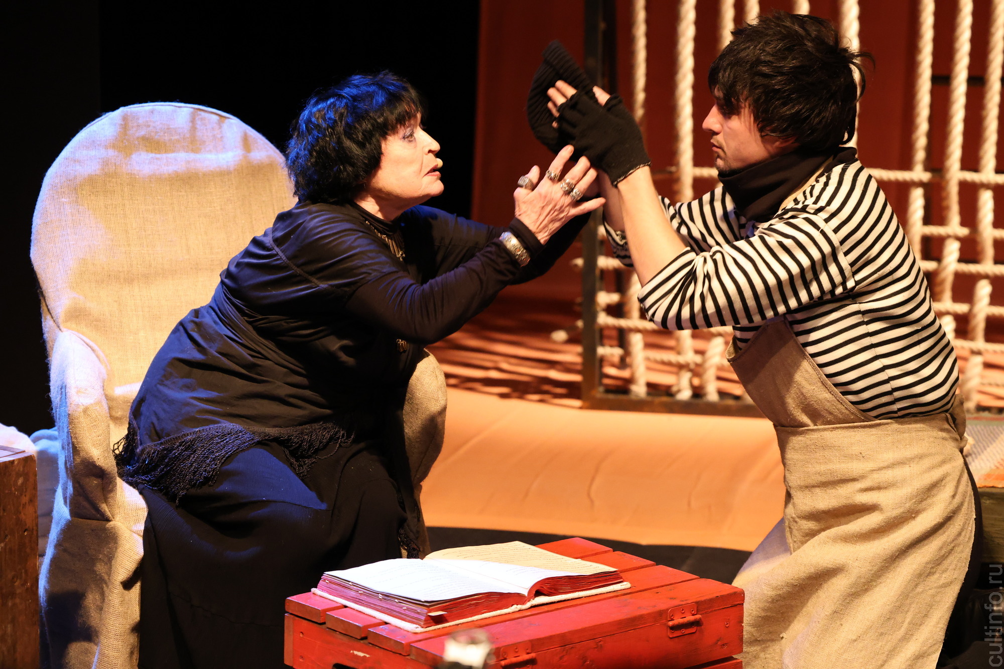 Старуха Изергиль» стала третьей премьерой сезона в Вологодском драматическом театре 