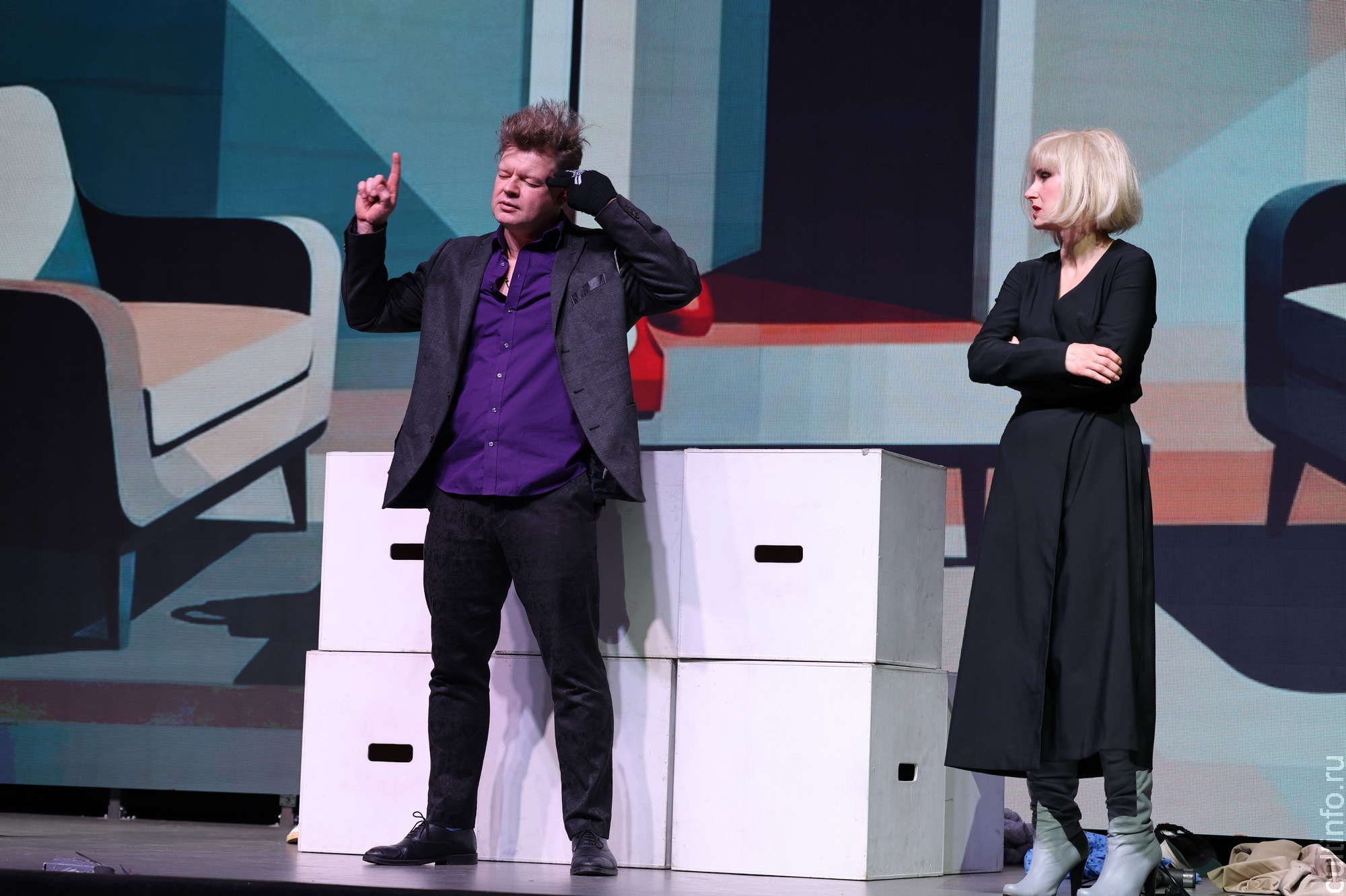 О тонкостях семейных взаимоотношений рассказывает новый спектакль «Свободные отношения» Дарьи Сахновской и Виктора Харжавина 