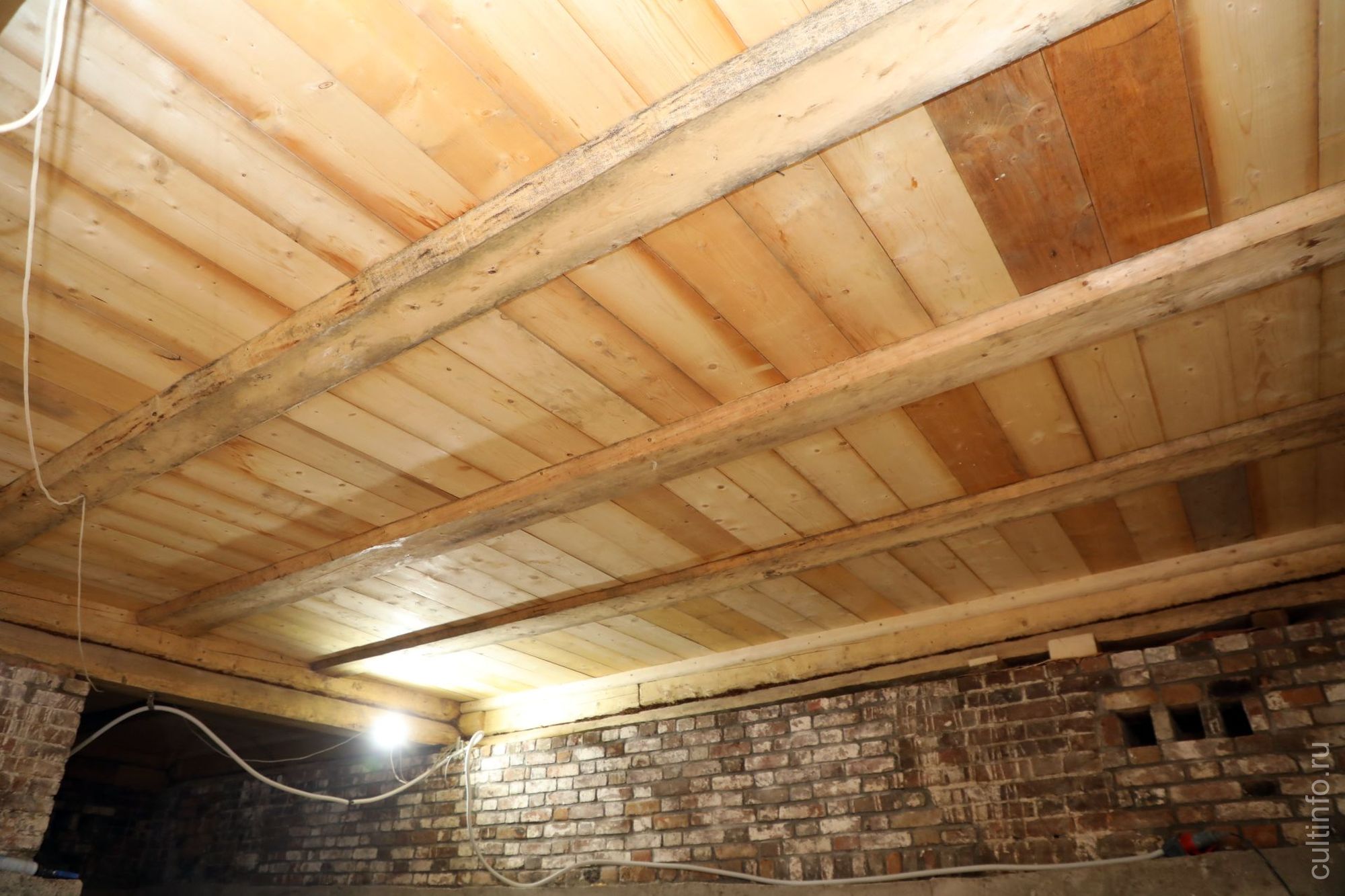 Заново сделанный черновой пол