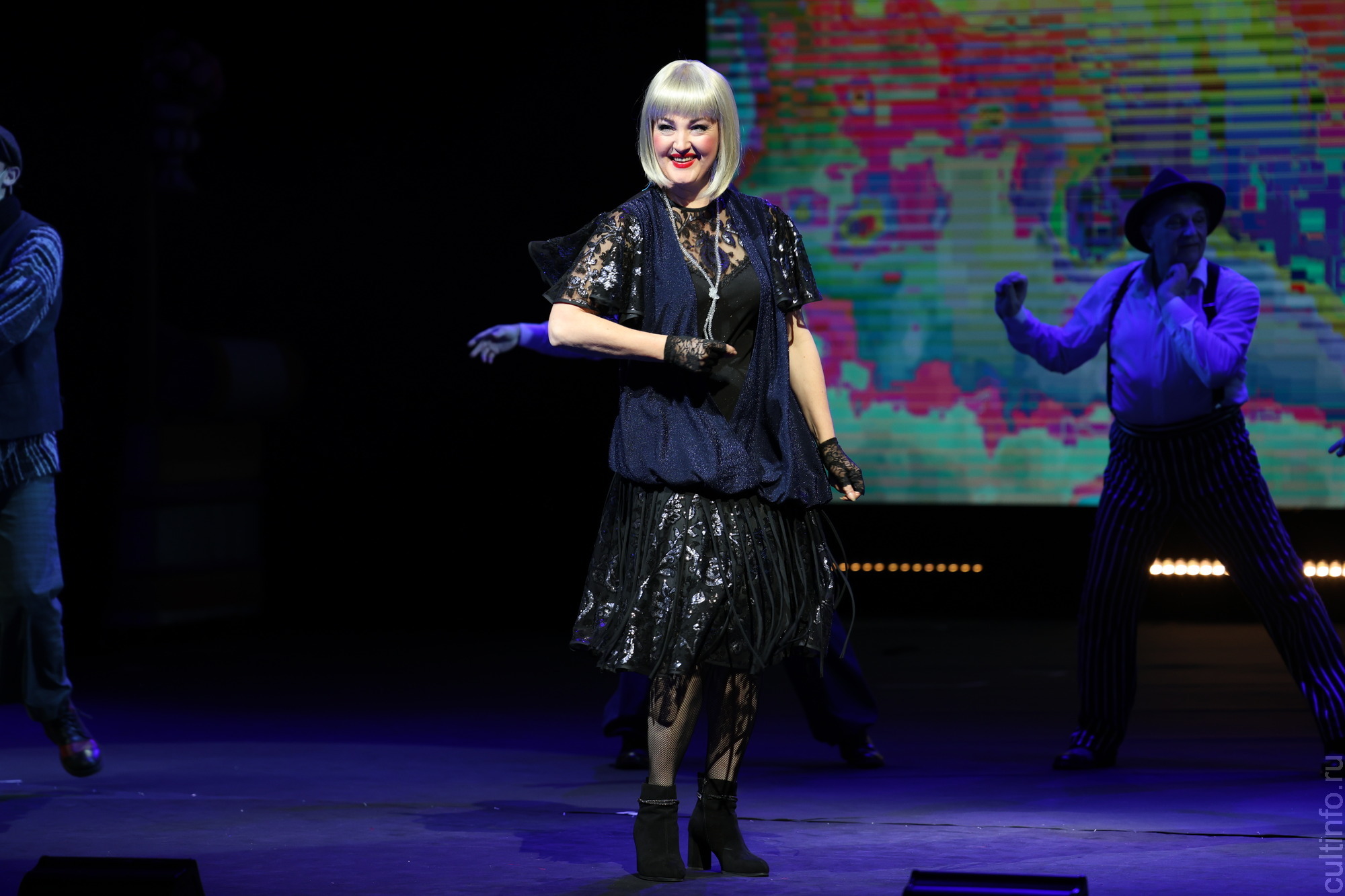 Гангстерскую комедию «Бруклинская сказка» представили на сцене Вологодского драматического театра