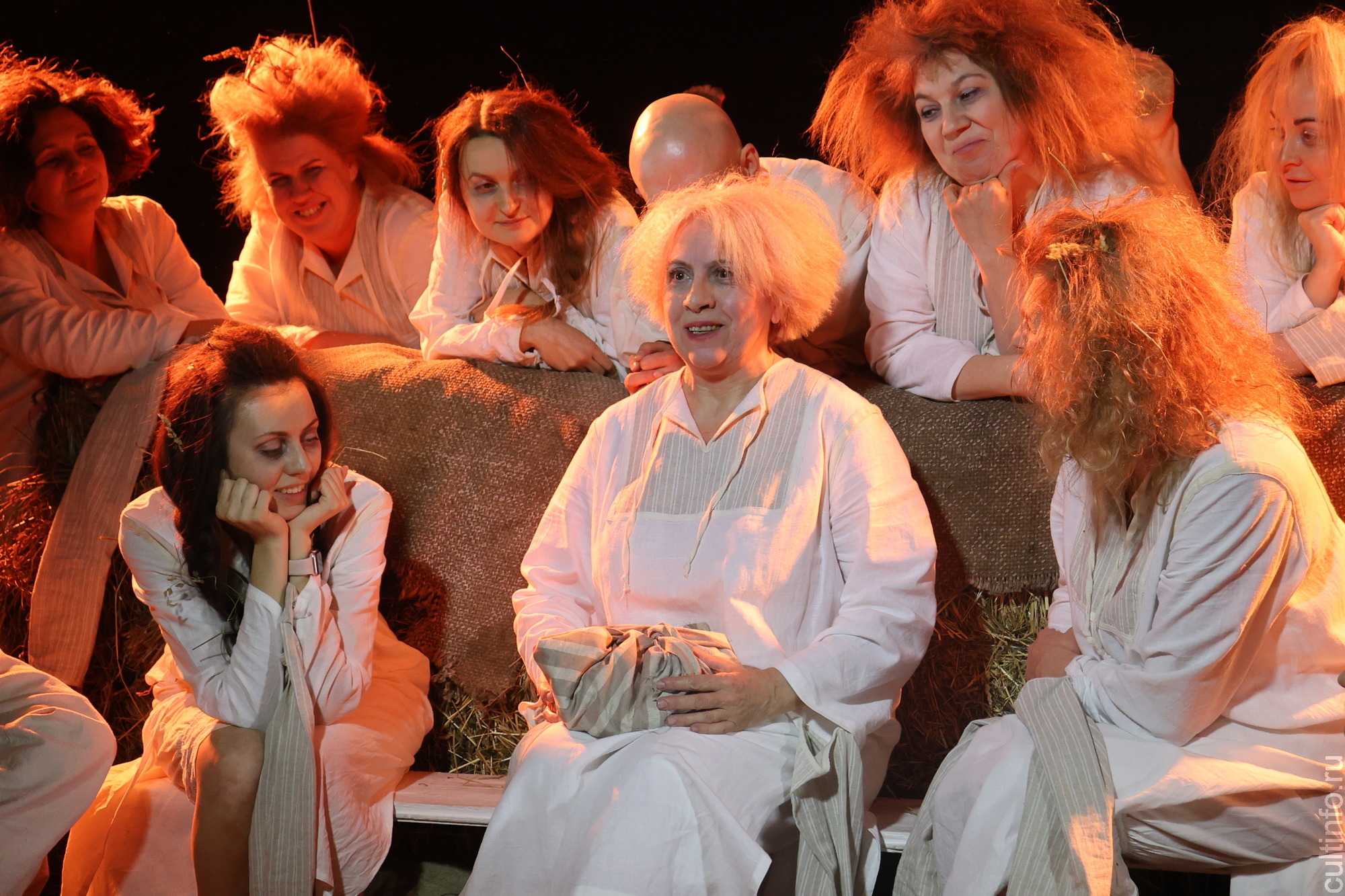 Хоррор по вологодскому фольклору: Мастерская «Звучать» представила новый спектакль «Сказочки»