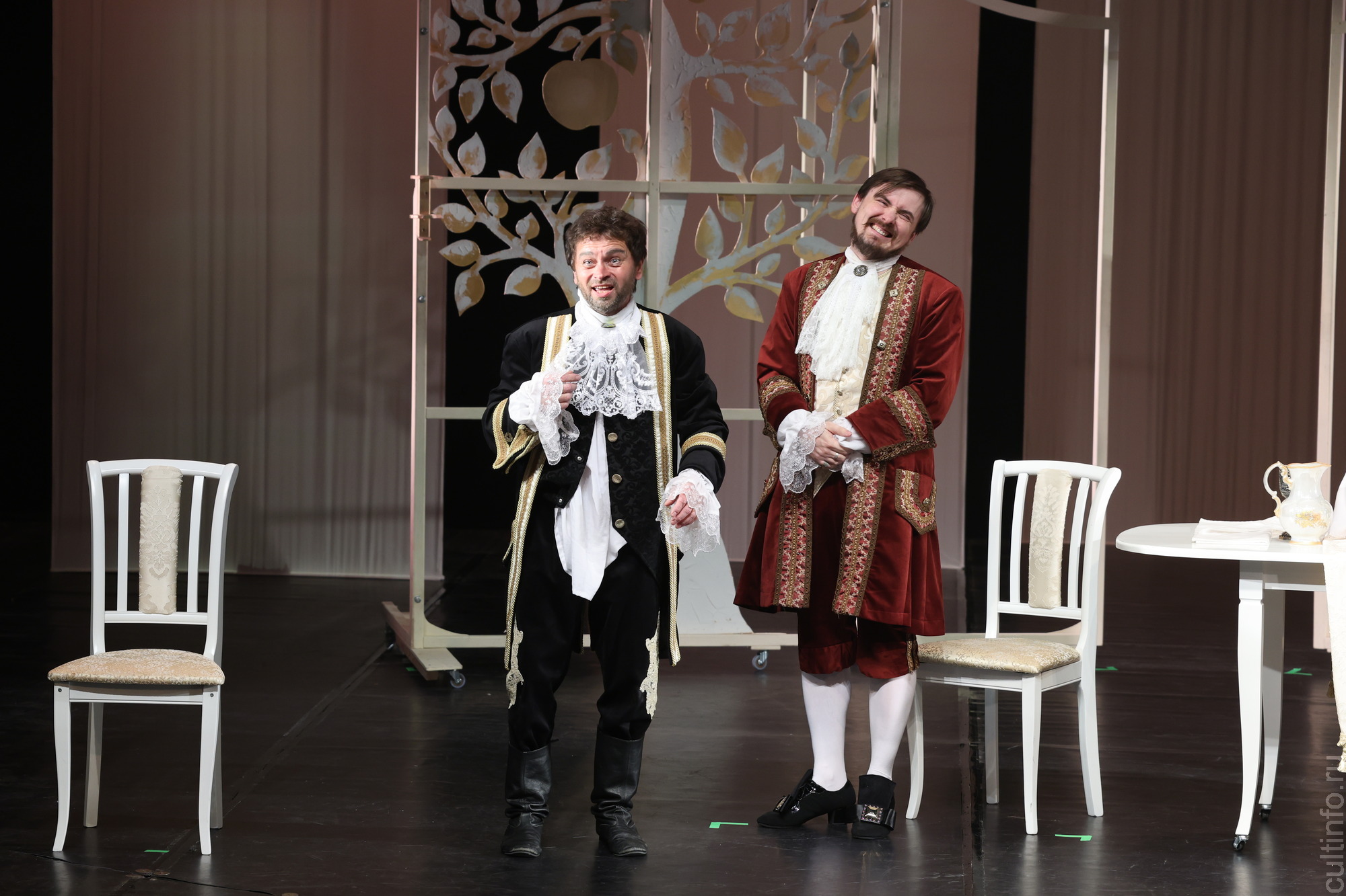 Спектакль «Любовь в стиле барокко»  привез в Вологду Театр для детей и молодежи из Череповца 