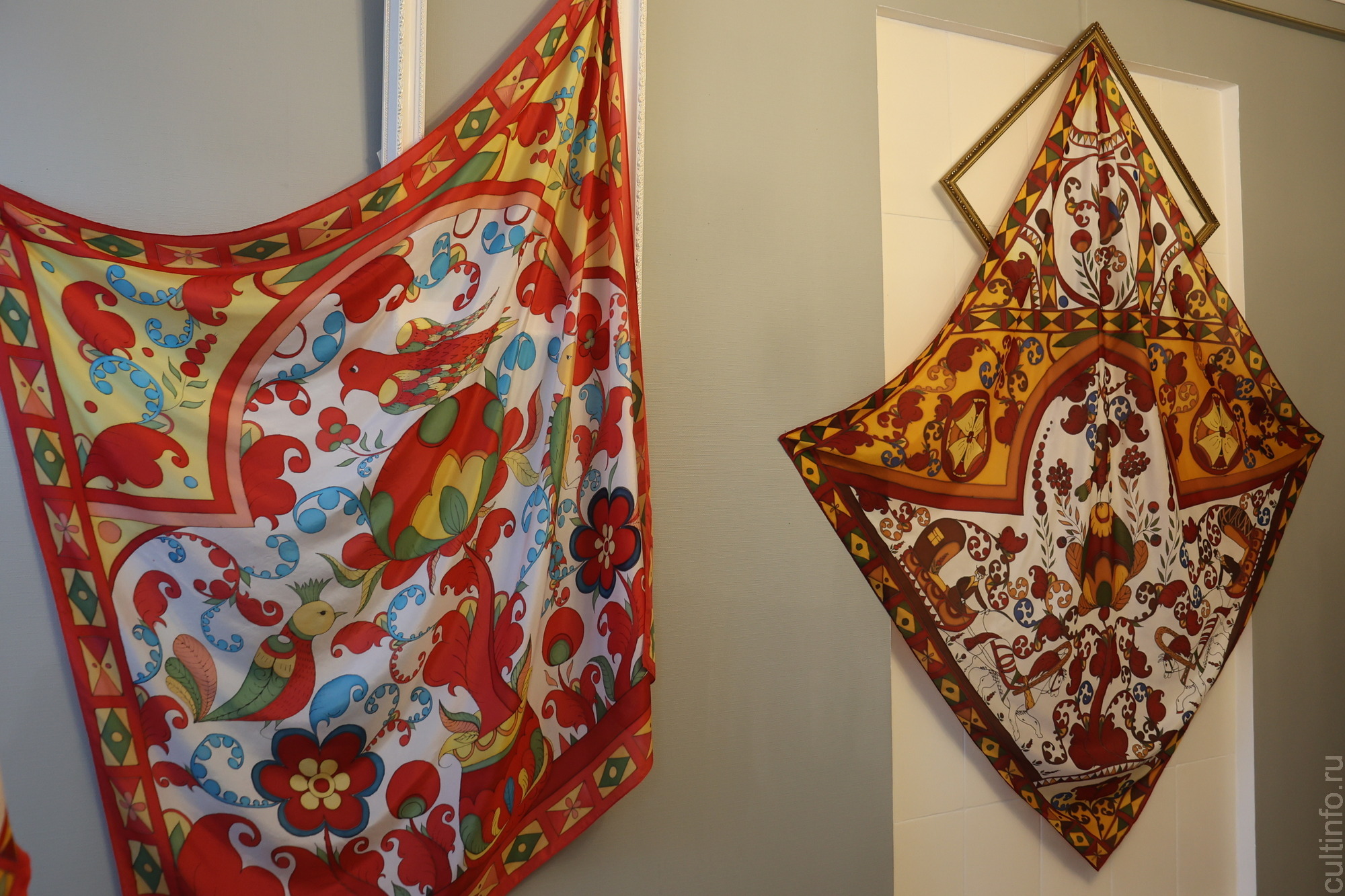 Борецкую роспись на шелке увидят вологжане в Центре ремесел