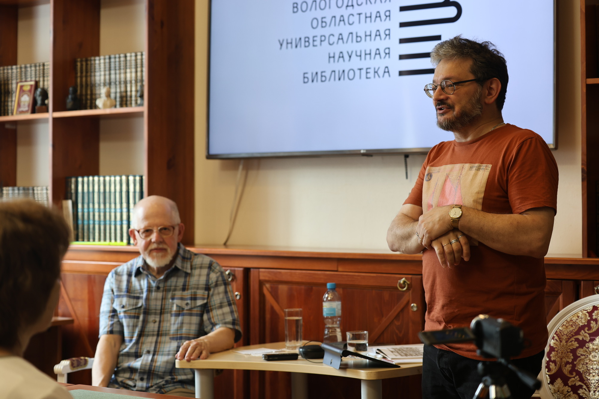 Книгу о вологодском детстве и своем лучшем друге той поры представил в областной библиотеке журналист и писатель Дмитрий Шеваров 