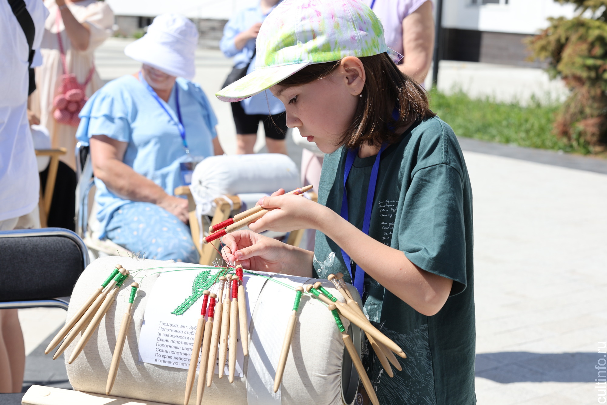 Кружевная акция «Память поколений» объединила в Вологде более 350 мастериц 
