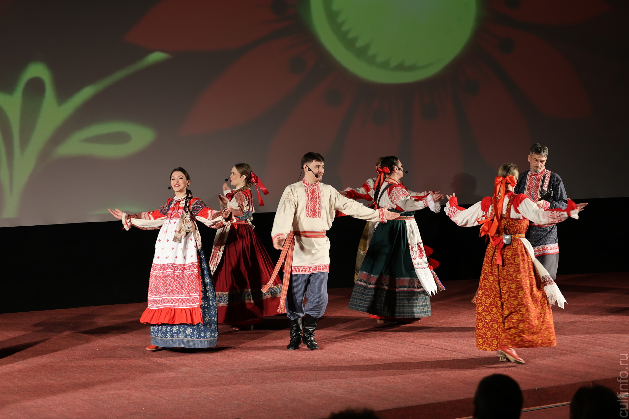 Итоги Международного  фестиваля сказок «Фрески Севера: фольклор и семья» подвели в минувшие выходные в Вологде 